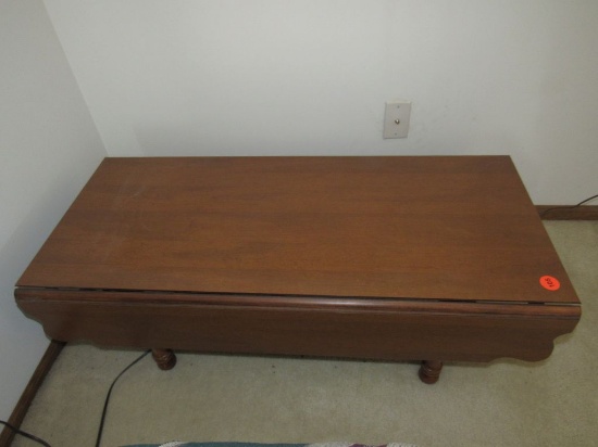 Drop leaf table