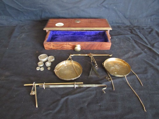 Gold scale and wooden box