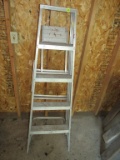 Aluminum ladder