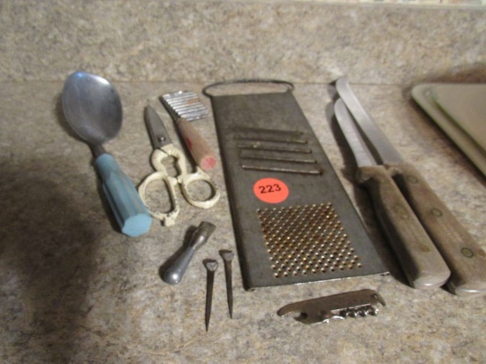 Vintage kitchen items