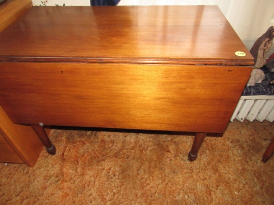 Drop leaf table