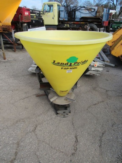 2011 Land pride broadcast spreader