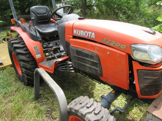 Kubota tractor B3200