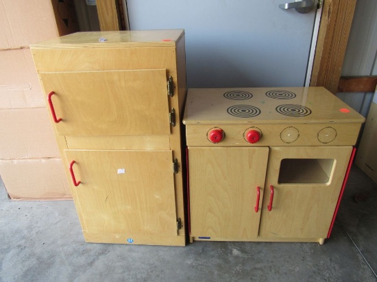 Children's stove and refrigerator