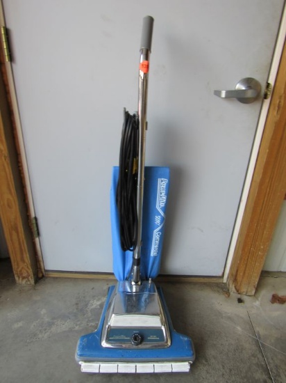 Commercial upright sweeper