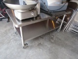 Stainless rolling table