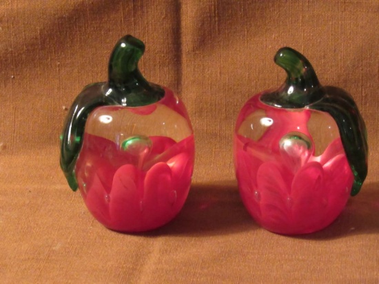 2 pc apple shaped paperweights