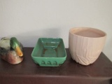 2 pottery vases