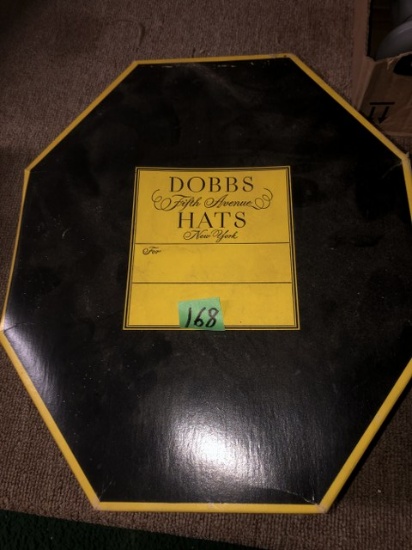 Hat box w/ 3 ladies vintage hats