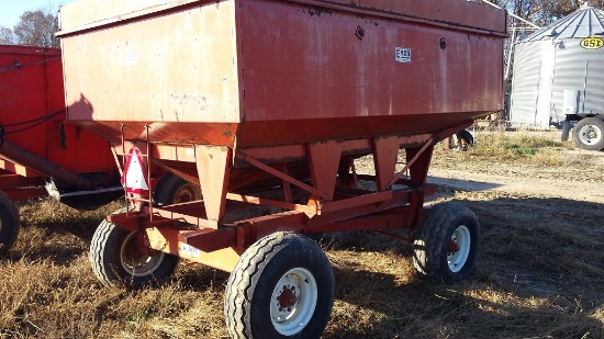 200 BU. GRAVITY BOX W/ ROAD TIRES