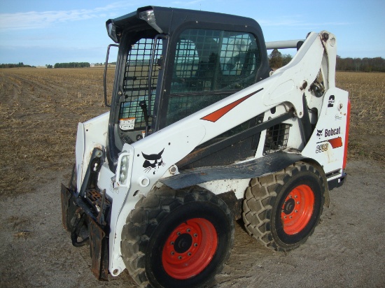 Bobcat S-590 Skid Steer