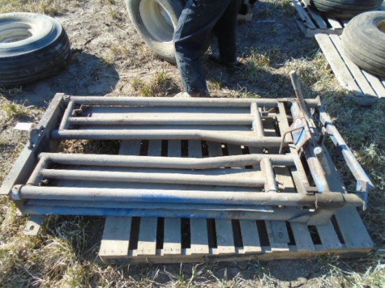 SELF CATCHING LIVESTOCK HEAD CHUTE