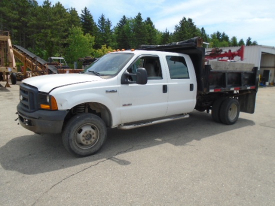 UNIT D069 2007 FORD F-350 W/ DUMP