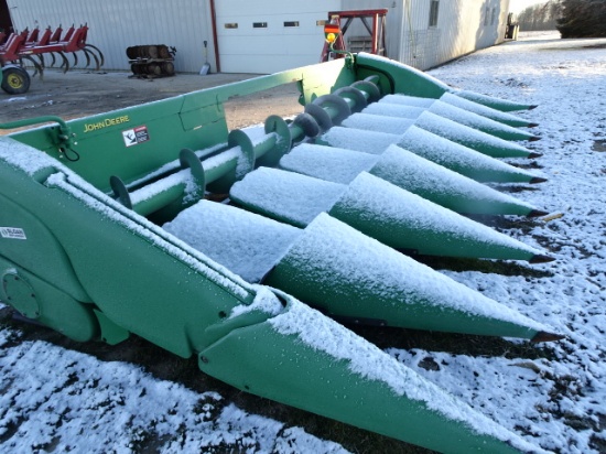 2010 JD 608C 8X30” STALKMASTER POLY CORN HEAD