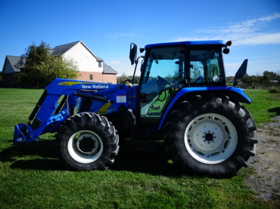 2010 NEW HOLLAND T-5050 MFWD TRACTOR W/NH 830TL LOADER,