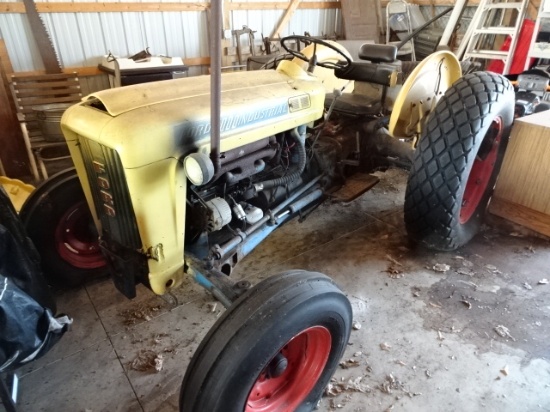 FORD 2000 INDUSTRIAL GAS TRACTOR