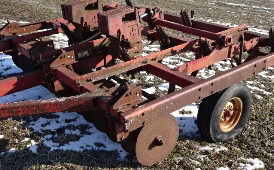 IHC 6000 CONSER-TIL  9 TOOTH CHISEL PLOW