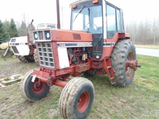 1977 IHC 1586 DSL. TRACTOR