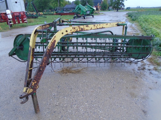 JD 896 5 BAR HAY RAKE  SIDE DELIVERY