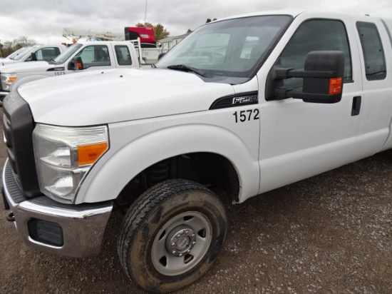 UNIT # 1572 2011 FORD F-250 4X4SUPERCAB