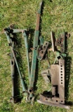 PARTIAL JD 801 3PT HITCH, SAID TO BE MISSING T-BAR??