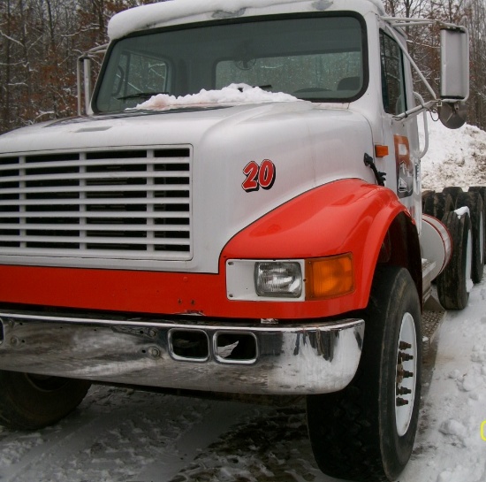 UNIT # 20 1995 IH 4000 SERIES TRI-AXLE CAB & CHASSIS