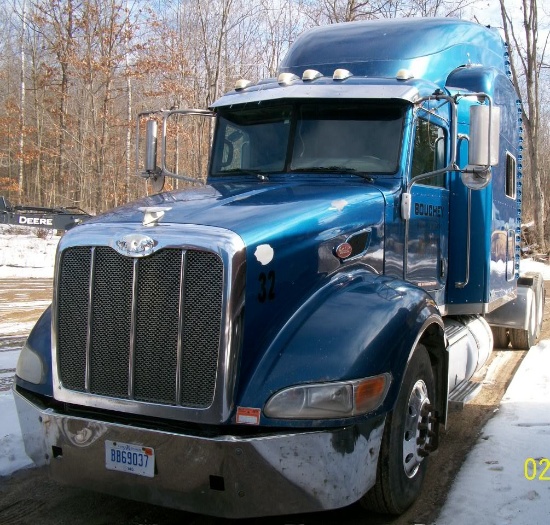 UNIT # 32 2009 PETERBILT 386 T/A ROAD TRACTOR