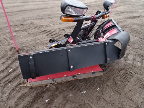 8’ BOSS V-PLOW W/ HANDHELD ELECT. CONTROL