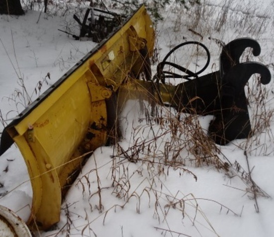 9’ SNOWPLOW TO FIT CAT INTEGRATED TOOL CARRIERS