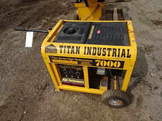 TITAN INDUSTRIAL 7000 WATT GENERATOR