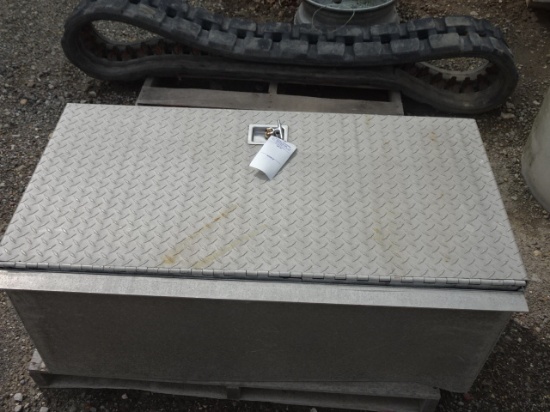 1 LARGE 48" SIDE MOUNT TOOL BOX