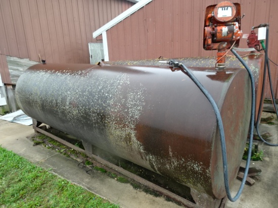 1000 GALLON DSL. TANK ON SKIDS W/ PUMP