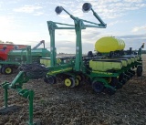 JD 1770 NT  MAXEMERGE XP 16 ROW PLANTER  600G LIQUID FERTILIZER  TRASH COULTERS