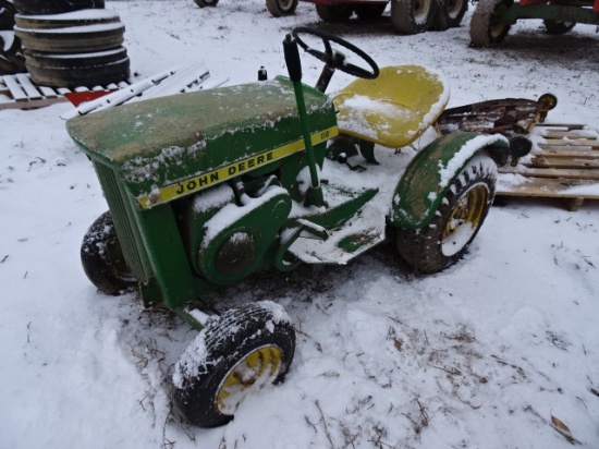 JD 110 ROUND FENDER LAWN TRACTOR WITH DECK