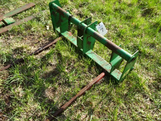 JD OLD STYLE LOADER DBL. BALE PRONG ATTACH.