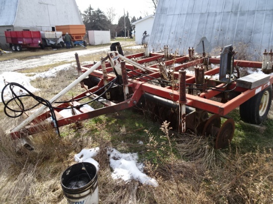 NOBLE 9 SHANK SOIL SAVER  TRAILER TYPE W/ BUSTER BAR LEVELER