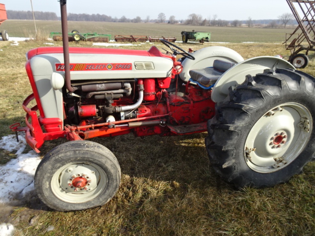 Ford 801 Gas Tractor Select O Speed Good 14 9x28 Tires 3 Pt Pto Farm Equipment Machinery Tractors Online Auctions Proxibid