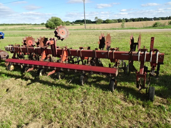 IHC 6 ROW 3 PT. CULTIVATOR