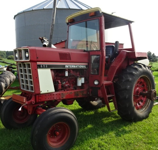 1977 IH 886 2WD DSL. TRACTOR, OPEN CAB, WORKING T/A 3PT. DUAL PTO. 2 REMOTE