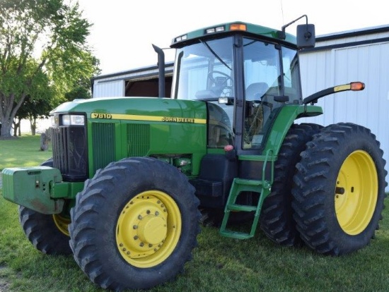 2002 JD 7810 MFWD DSL. TRACTOR