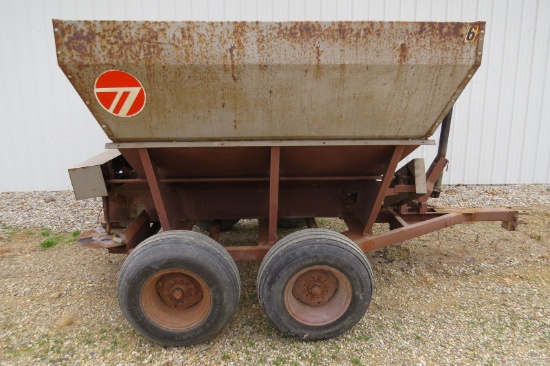 TYLER 4 TON T/A FERTLIZER SPREADER