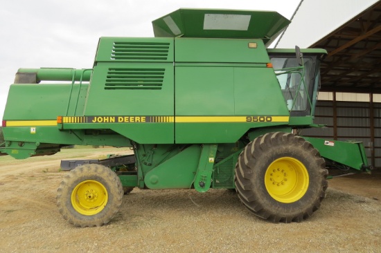 1990 JD 9500 2WD COMBINE