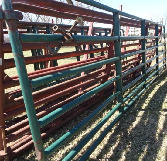 (1) GREEN 16' GATE IN FAIR CONDITION,