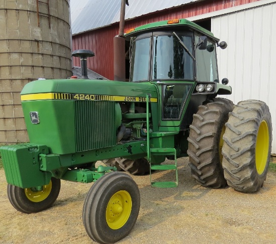 JD 4240 2WD DSL. TRACTOR, ONLY 2,853 ORIGINAL HRS
