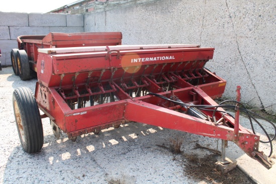 IHC 510 16 HOE GRAIN/SOYBEAN DRILL, W/ SEEDER, DBL. DISC OPENERS