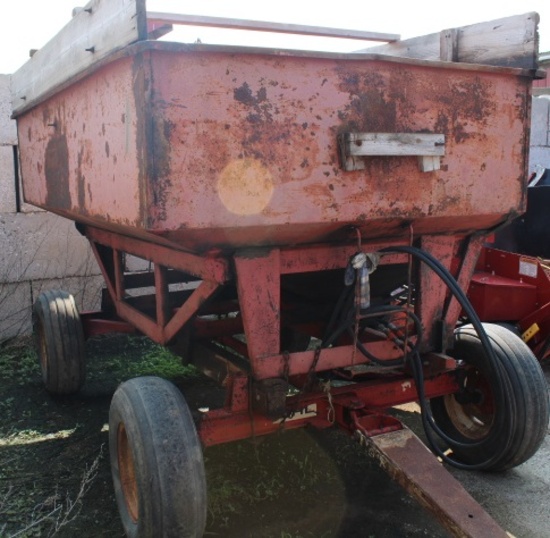GEHL WAGON GEAR W/ GRAVITY BOX & KB 12’ HYD. FERT. AUGER