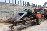 NEW IDEA 725 2 ROW PULL TYPE CORN PICKER, 12 ROLL HUSKING BED, SN#300102