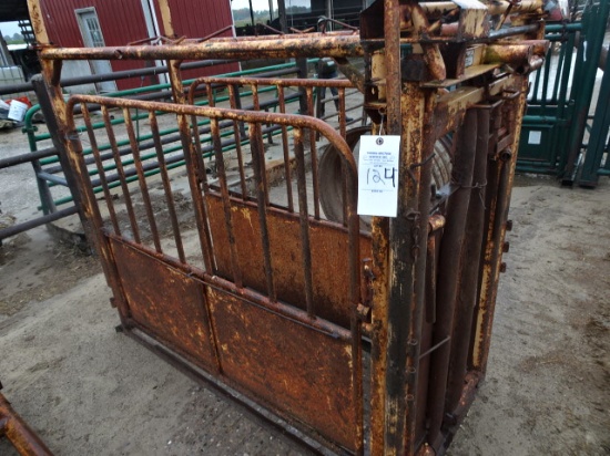 FOREMOST SELF CATCH LIVESTOCK CHUTE