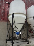 3 TON POLY FREESTANDING GRAIN BIN W/ 115V. UNLOADING AUGER