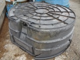 RUBBERMAID 300 GALLON POLY STOCKTANK W/ LIGHT DMG.